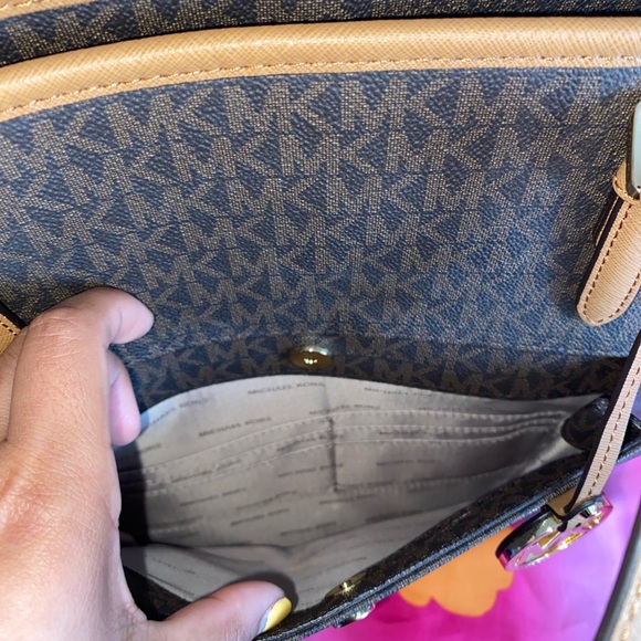 Michael Kors tote - Picture 3 of 3